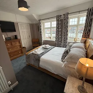  Inn The Endeavour United Kingdom