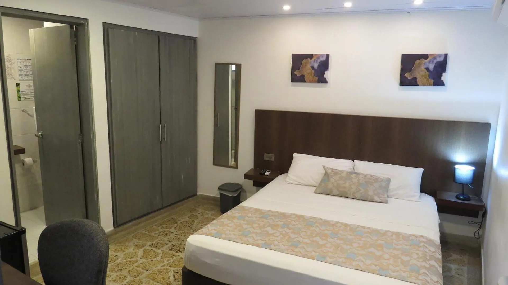 Hotel A & A Santa Alejandria Medellin 0*,  Colombia